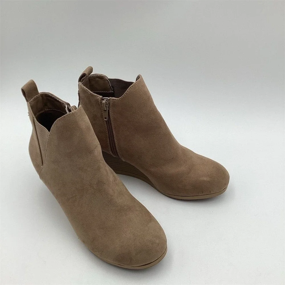 TIME And Tru ‎ Women's Taupe Wedge Ankle Boots Size 7 Casual Chic